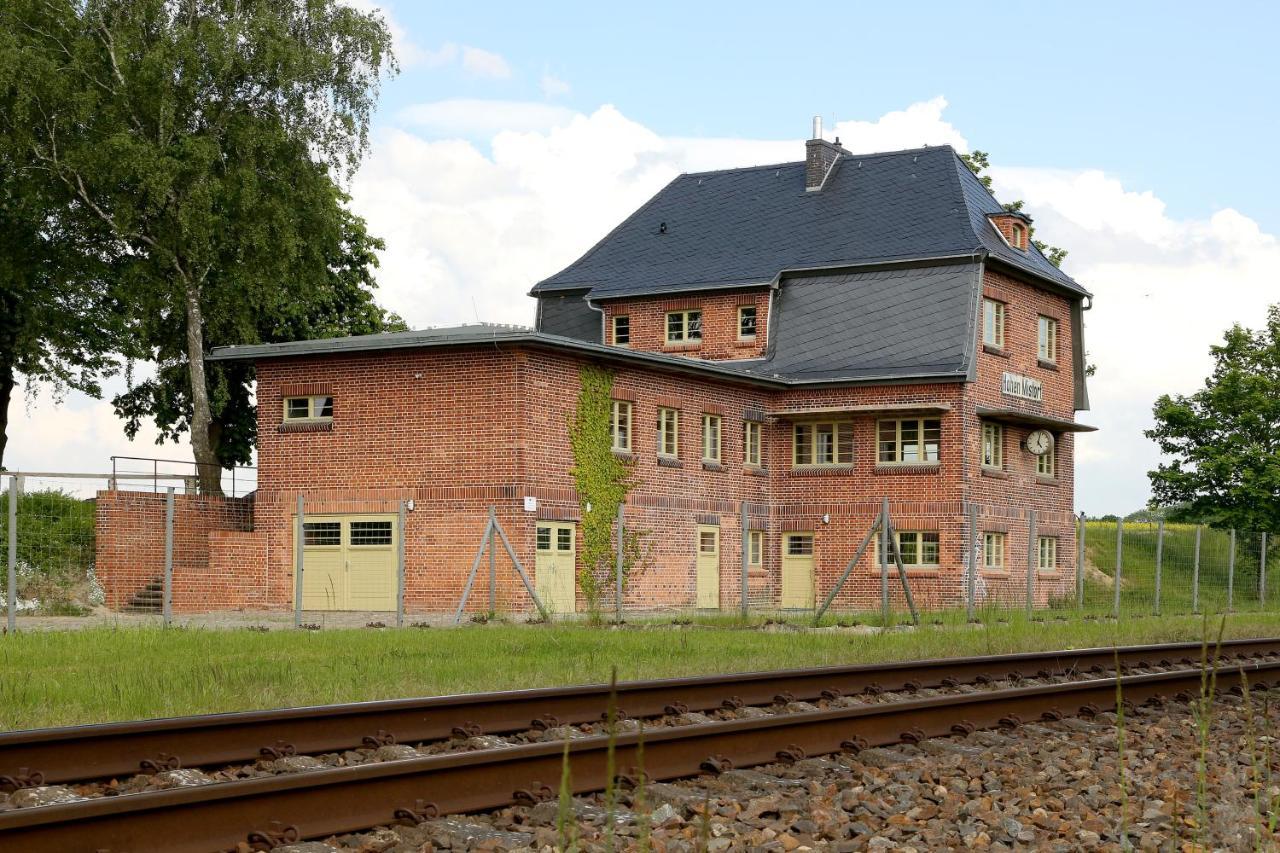 Bahnhof Hohen Mistorf Apartment Ngoại thất bức ảnh